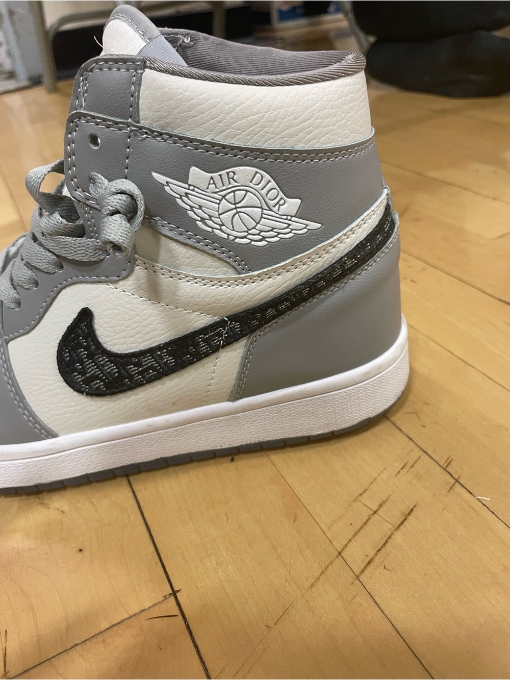 Dior Men's High-Top Sneakers in White and Gray - Picture 2 of 5